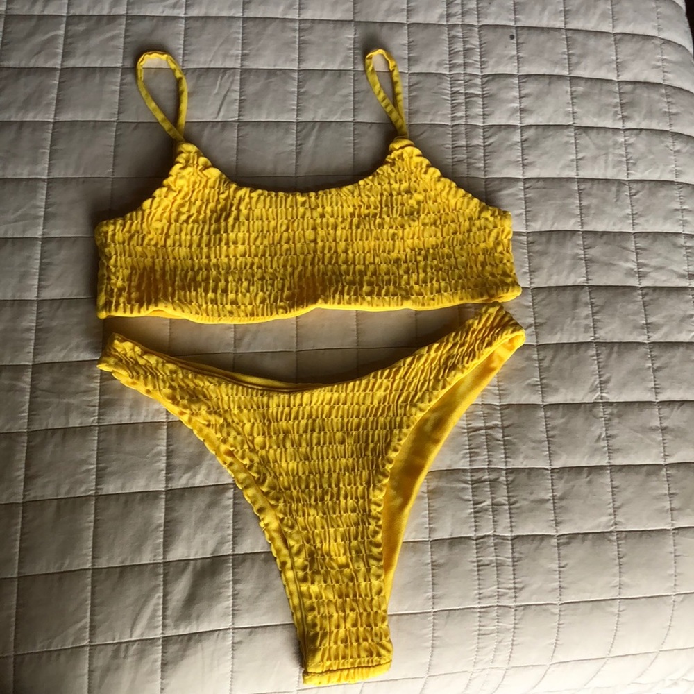 scrunched yellow bikini. Super cute and comfy